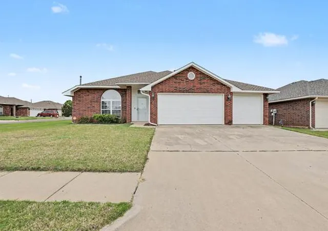 Photo 3 of Single family home for sale at 5508 Se 80th Street, Oklahoma City, OK 73135 | MLS# 1224504 | Listing updated on 2026-09-11