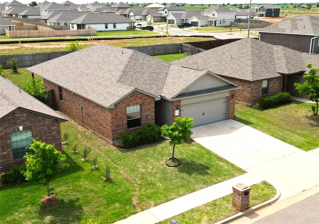 Photo 2 of Sale Pending at 2025 Scarlet Cir, El Reno, OK 73036 | MLS# 1224899 | Listing updated on 2026-09-14