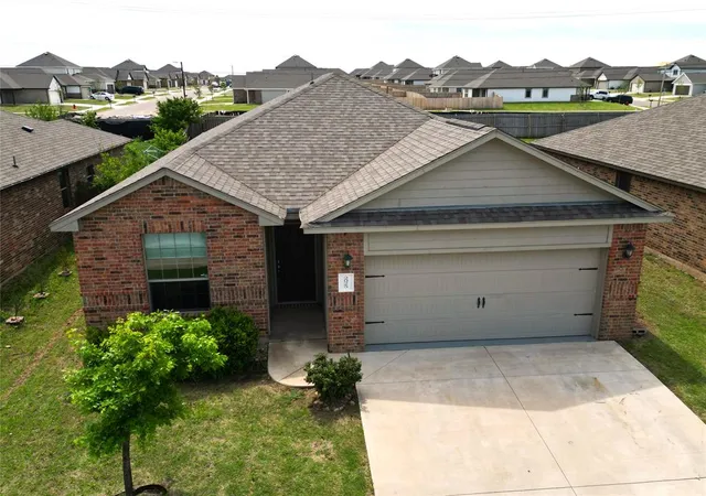 Photo 4 of Sale Pending at 2025 Scarlet Cir, El Reno, OK 73036 | MLS# 1224899 | Listing updated on 2026-09-14