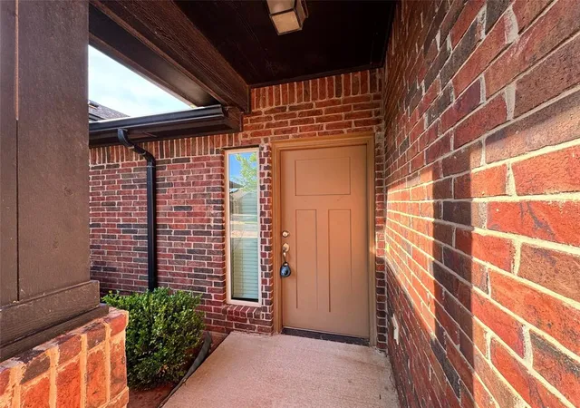 Listing Photo 4 - Condo for sale in building located at 18208 Manera Wy, Edmond, OK 73012