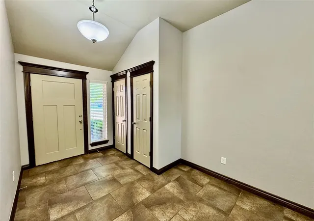 Listing Photo 5 - Condo for sale in building located at 18208 Manera Wy, Edmond, OK 73012