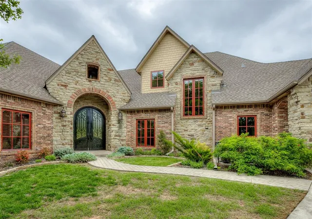 Photo 2 of Single family home for sale at 3600 Winding Lake Cir, Arcadia, OK 73007 | MLS# 1225904 | Listing updated on 2026-09-12