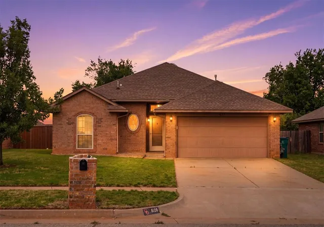 Photo 2 of Single family home for sale at 628 Inverleith Cir, Yukon, OK 73099 | MLS# 1226272 | Listing updated on 2026-09-12
