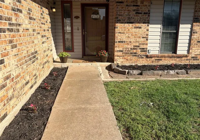 Photo 3 of Single family home for sale at 11720 Sw 3 Terrace, Yukon, OK 73099 | MLS# 1226355 | Listing updated on 2026-09-12