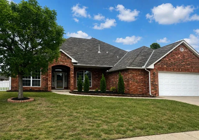 Photo 1 of Single family home for sale at 16700 Brewster Ln, Edmond, OK 73012 | MLS# 1226527 | Listing updated on 2026-09-15