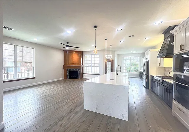 Photo 2 of Single family home for sale at 16700 Brewster Ln, Edmond, OK 73012 | MLS# 1226527 | Listing updated on 2026-09-15