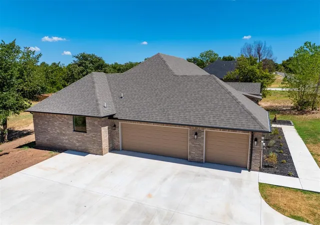 Photo 3 of Single family home for sale at 2299 Pecan Ridge, Jones, OK 73049 | MLS# 1227060 | Listing updated on 2026-09-15