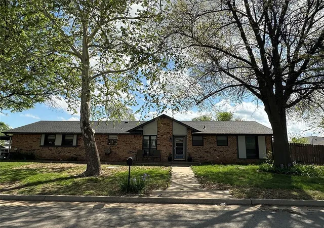 Single family home for sale at 10012 S Blackwelder Ave, Oklahoma City, OK 73139 | MLS# 1227636