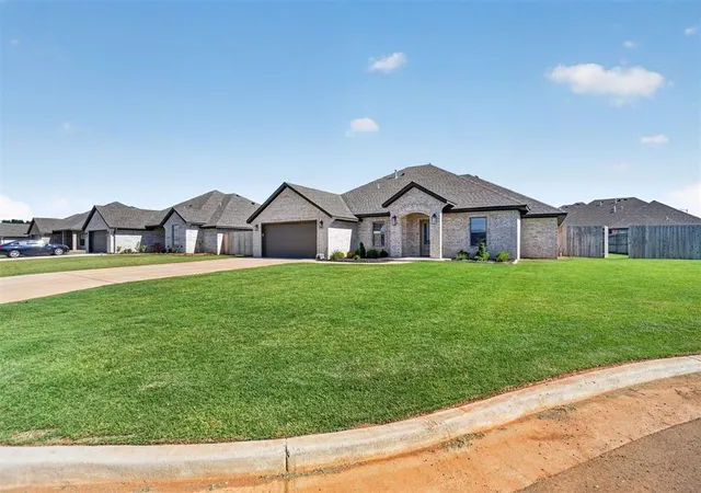 Photo 2 of Single family home for sale at 706 Sheryl Ln, Altus, OK 73521 | MLS# 1228004 | Listing updated on 2026-09-11