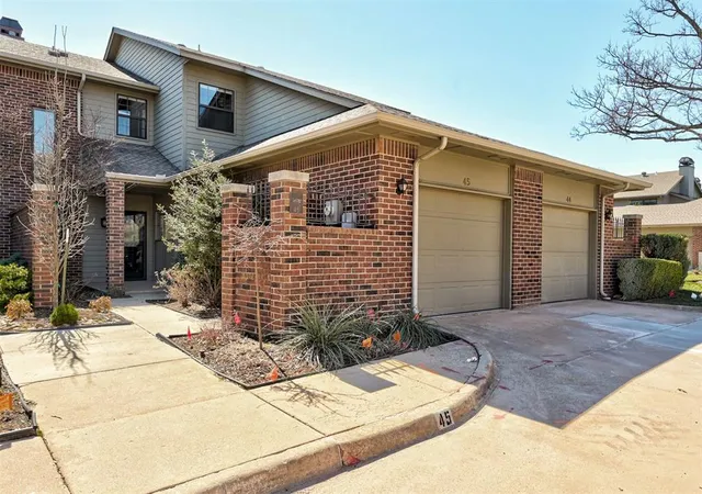 Photo 2 of Condo for sale at 6206 Waterford Blvd #45, Oklahoma City, OK 73118 | MLS# 1229594 | Listing updated on 2026-09-15