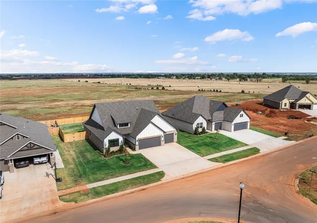 Photo 3 of Single family home for sale at 1138 Copper Ridge Cir, Piedmont, OK 73078 | MLS# 1229757 | Listing updated on 2026-09-15