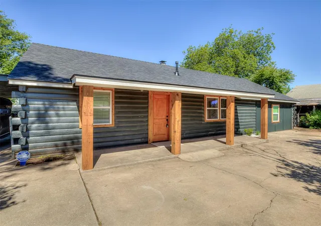 Photo 1 of Single family home for sale at 821 SE Grand Blvd, Oklahoma City, OK 73129 | MLS# 1229768 | Listing updated on 2026-09-09