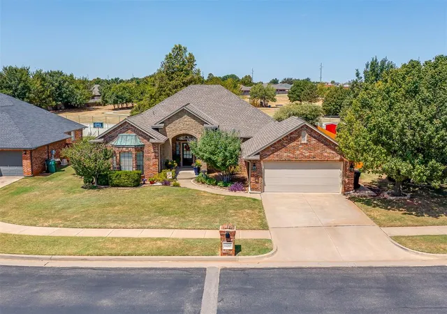 Photo 2 of Sale Pending at 16205 Old Oak Dr, Edmond, OK 73013 | MLS# 1229902 | Listing updated on 2026-09-09