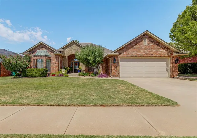 Photo 3 of Sale Pending at 16205 Old Oak Dr, Edmond, OK 73013 | MLS# 1229902 | Listing updated on 2026-09-09