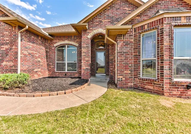 Photo 3 of Single family home for sale at 3477 Ne Eastridge Cir, Piedmont, OK 73078 | MLS# 1230176 | Listing updated on 2026-10-07