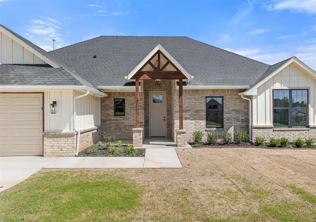 Photo 3 of Single family home for sale at 2416 Black Jack Ct, Blanchard, OK 73010 | MLS# 1230331 | Listing updated on 2026-10-08