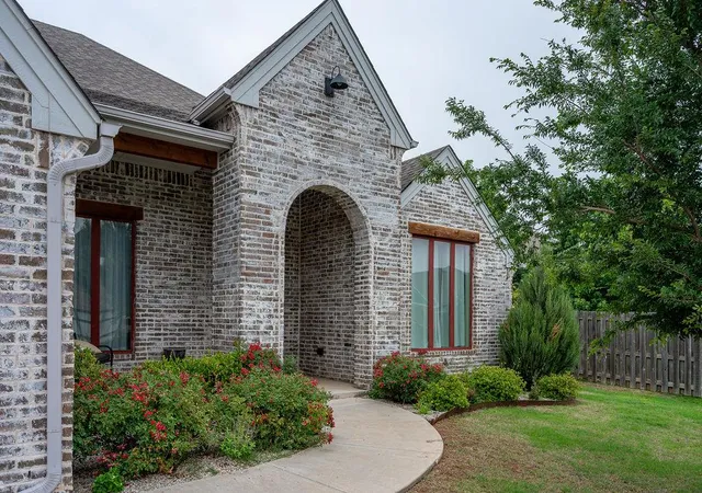 Photo 3 of Sale Pending at 18205 Calder Rd, Edmond, OK 73012 | MLS# 1231791 | Listing updated on 2026-09-14