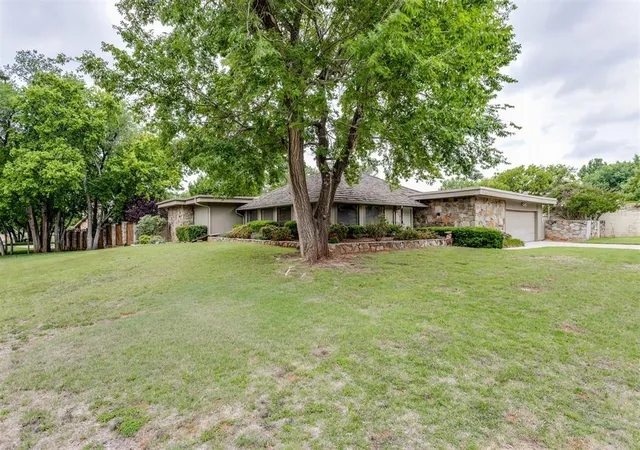 Photo 1 of Single family home for sale at 2933 Browne Stone Rd, Oklahoma City, OK 73120 | MLS# 1232241 | Listing updated on 2026-09-14