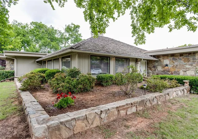 Photo 2 of Single family home for sale at 2933 Browne Stone Rd, Oklahoma City, OK 73120 | MLS# 1232241 | Listing updated on 2026-09-30