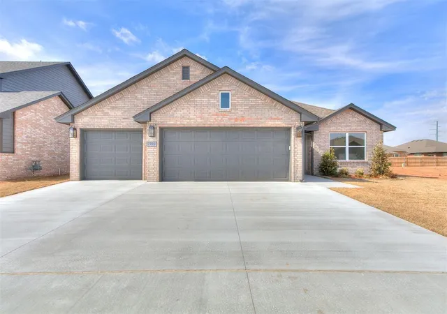 Single family home for sale at 7705 Three Woods Ln, Oklahoma City, OK 73127 | MLS# 1232333