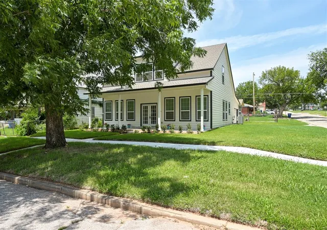Photo 3 of Single family home for sale at 624 E Harrison Ave, Guthrie, OK 73044 | MLS# 1232362 | Listing updated on 2026-09-15