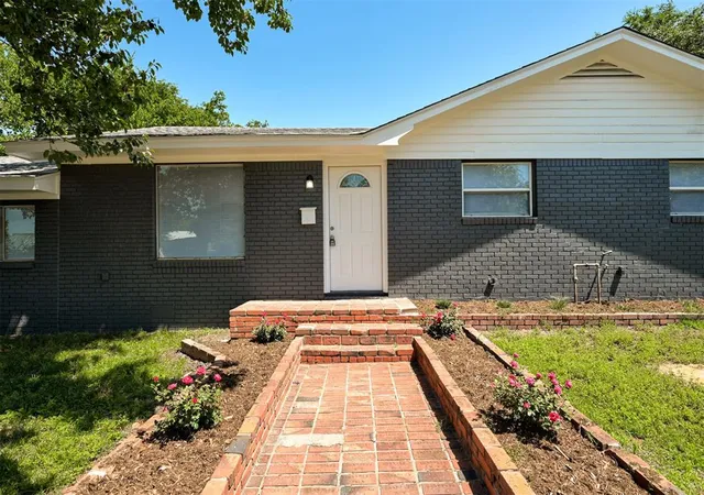 Photo 1 of Single family home for sale at 420 E 12th Street, Chandler, OK 74834 | MLS# 1232587 | Listing updated on 2026-09-10