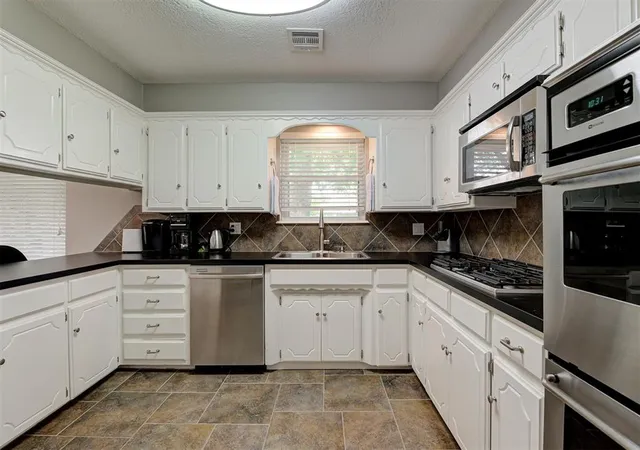 Photo 3 of Single family home for sale at 6409 N College Ave, Oklahoma City, OK 73132 | MLS# 1232623 | Listing updated on 2026-09-09