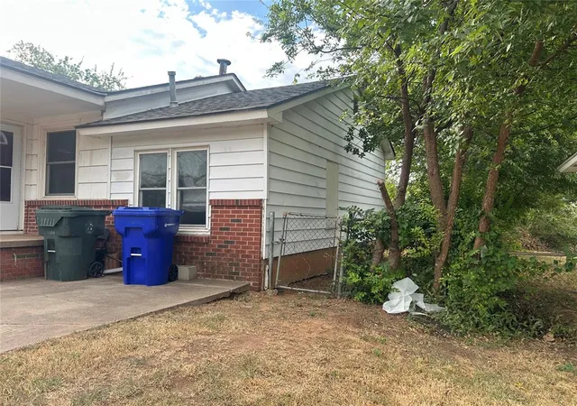 Photo 3 of Sale Pending at 1012 N Locust Ln, Oklahoma City, OK 73110 | MLS# 1232690 | Listing updated on 2026-09-11