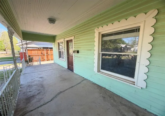 Photo 2 of Single family home for sale at 2708 N Hudson Ave, Oklahoma City, OK 73103 | MLS# 1232924 | Listing updated on 2026-09-23