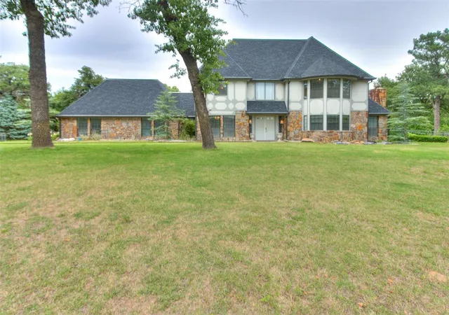 Photo 3 of Single family home for sale at 14055 Hummingbird Dr, Choctaw, OK 73020 | MLS# 1233305 | Listing updated on 2026-09-12