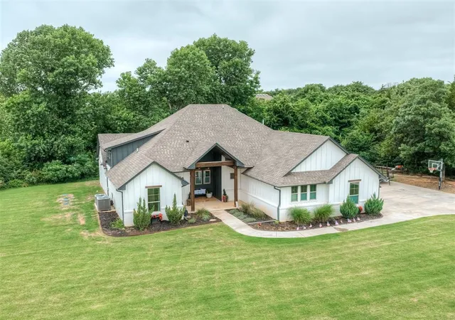 Photo 3 of Single family home for sale at 3925 Wyatt Ridge Ct, Oklahoma City, OK 73150 | MLS# 1233506 | Listing updated on 2026-09-14