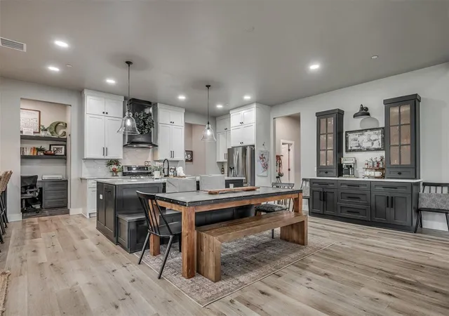 Photo 4 of Single family home for sale at 3925 Wyatt Ridge Ct, Oklahoma City, OK 73150 | MLS# 1233506 | Listing updated on 2026-09-14