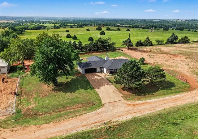 Photo 3 of Single family home for sale at 3164 Sharon Gale Dr, Guthrie, OK 73044 | MLS# 1233705 | Listing updated on 2026-09-11