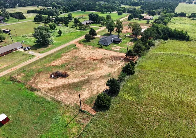 Photo 3 of Single family home for sale at 3164 Sharon Gale Dr, Guthrie, OK 73044 | MLS# 1233705 | Listing updated on 2026-09-11