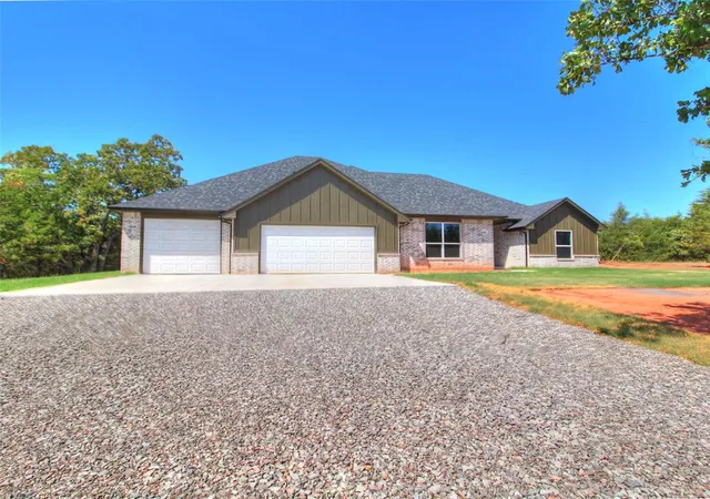 Photo 2 of Single family home for sale at 104699 S Secretariat Trl, Mc Loud, OK 74851 | MLS# 1234033 | Listing updated on 2026-09-13