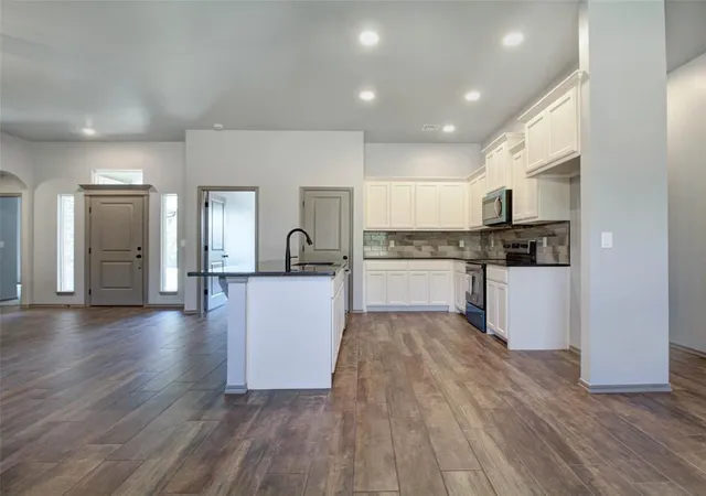 Photo 4 of Single family home for sale at 104699 S Secretariat Trl, Mc Loud, OK 74851 | MLS# 1234033 | Listing updated on 2026-10-05