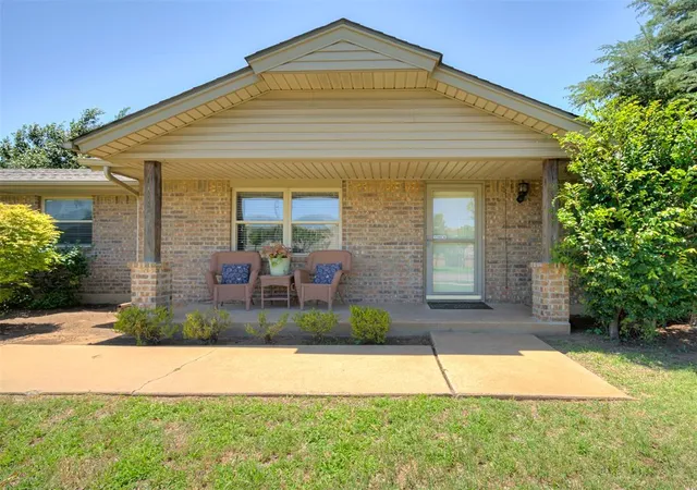 Photo 3 of Single family home for sale at 601 SW 9th Street, Moore, OK 73160 | MLS# 1234786 | Listing updated on 2026-09-26