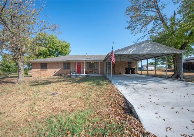 Photo 2 of Single family home for sale at 108 W Paul St, Elmore City, OK 73433 | MLS# 1235011 | Listing updated on 2026-10-07