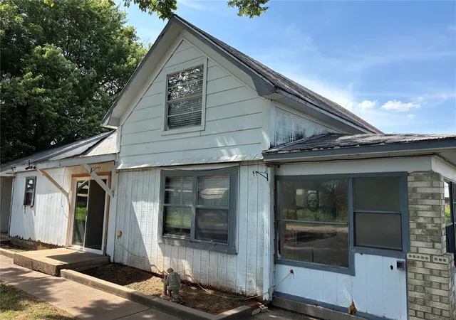 Photo 2 of Single family home for sale at 513 11th Street, Pawnee, OK 74058 | MLS# 1235112 | Listing updated on 2026-09-11