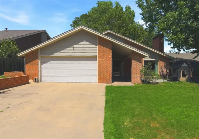 Photo 3 of Single family home for sale at 2713 Haystack Ln, Enid, OK 73703 | MLS# 1235182 | Listing updated on 2026-09-15