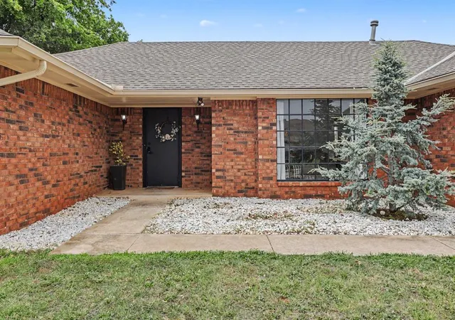 Photo 3 of Single family home for sale at 5308 Nw 108th Terrace, Oklahoma City, OK 73162 | MLS# 1235650 | Listing updated on 2026-09-14