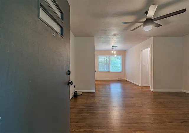 Photo 3 of Single family home for sale at 1215 Caddell Ln, Norman, OK 73069 | MLS# 1236004 | Listing updated on 2026-09-16