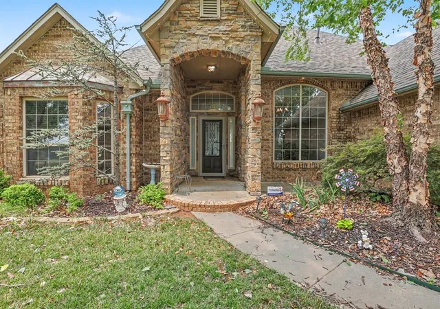 Photo 2 of Single family home for sale at 15215 Coral Crk Ln, Oklahoma City, OK 73165 | MLS# 1236218 | Listing updated on 2026-09-15