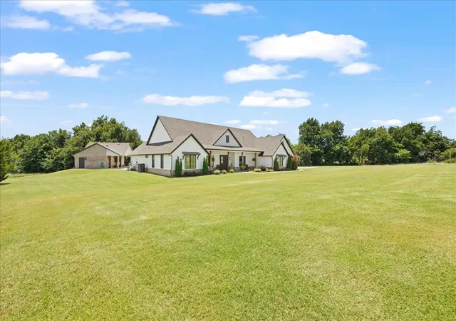 Photo 3 of Single family home for sale at 2560 S Sara Ave, Blanchard, OK 73010 | MLS# 1236221 | Listing updated on 2026-09-14