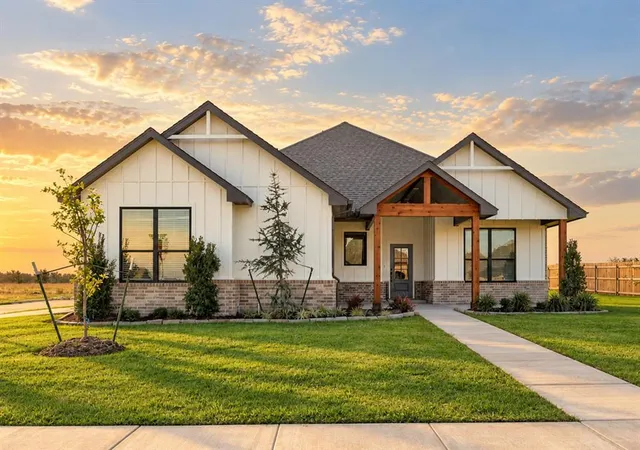 Photo 1 of Single family home for sale at 6700 Nw 143rd Circle, Oklahoma City, OK 73142 | MLS# 1236236 | Listing updated on 2026-09-15