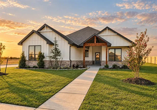Photo 2 of Single family home for sale at 6700 Nw 143rd Circle, Oklahoma City, OK 73142 | MLS# 1236236 | Listing updated on 2026-09-15
