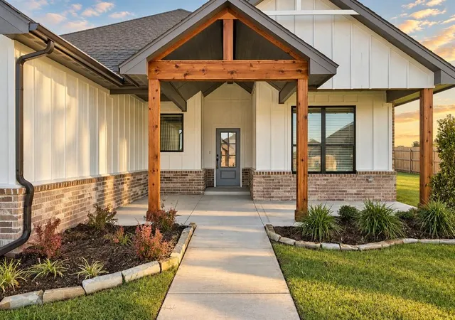 Photo 3 of Single family home for sale at 6700 NW 143rd Circle, Oklahoma City, OK 73142 | MLS# 1236236 | Listing updated on 2026-09-15