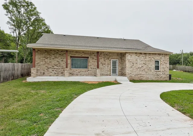 Photo 3 of Single family home for sale at 5314 N Post Rd, Spencer, OK 73084 | MLS# 1236256 | Listing updated on 2026-09-15