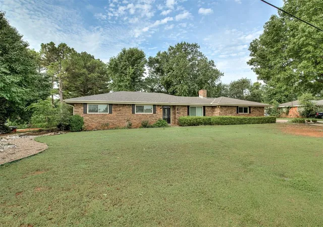 Photo 1 of Single family home for sale at 502 W Morehead Ave, Washington, OK 73093 | MLS# 1236417 | Listing updated on 2026-09-14