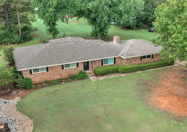 Photo 4 of Single family home for sale at 502 W Morehead Ave, Washington, OK 73093 | MLS# 1236417 | Listing updated on 2026-09-14